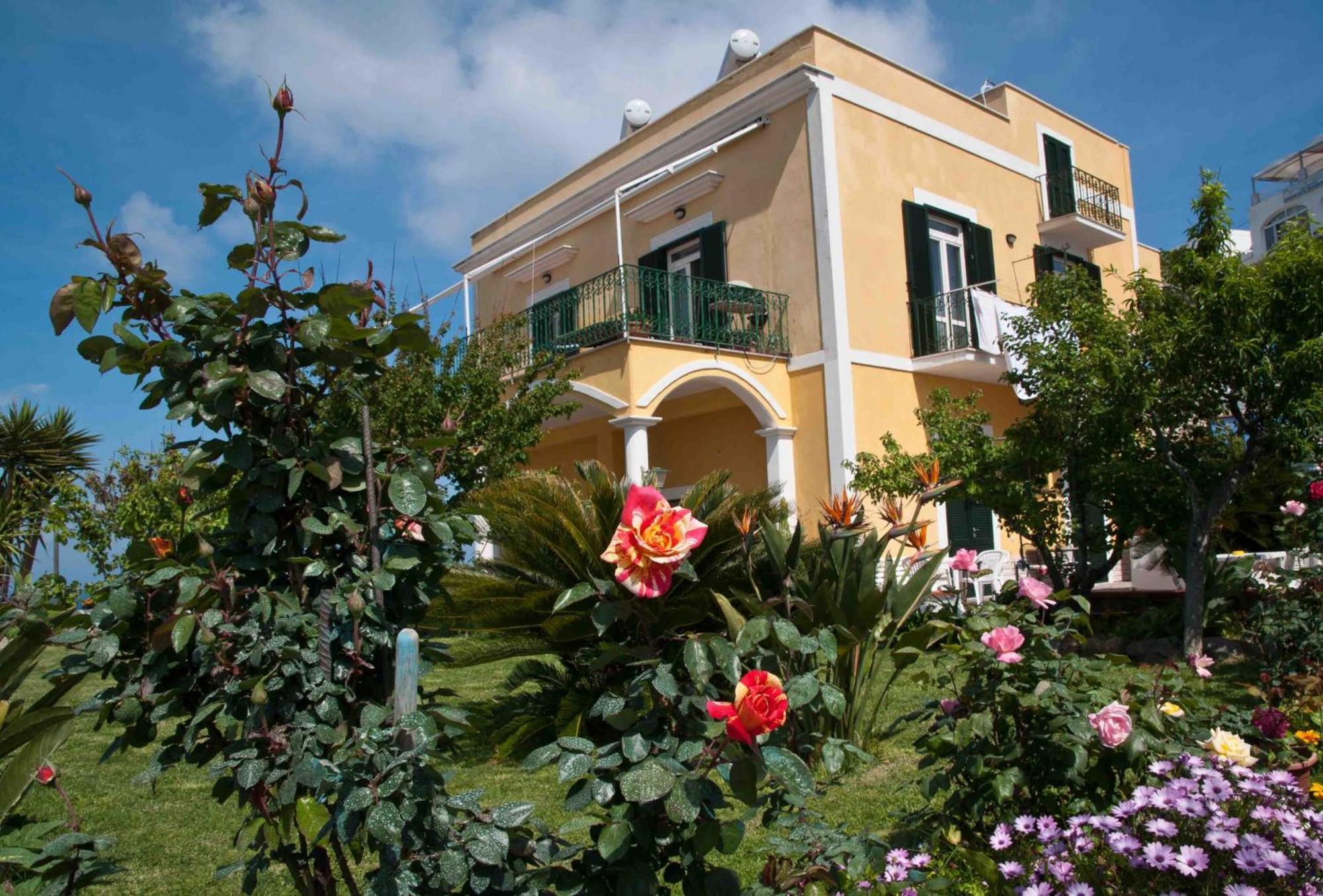 Villa Ersilia Понца Экстерьер фото
