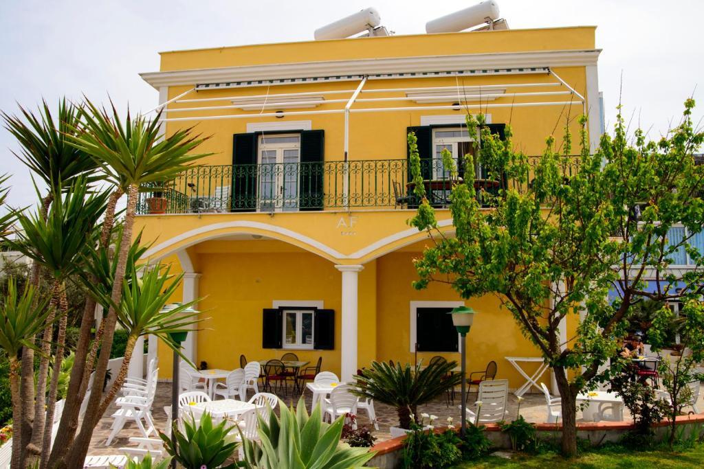 Villa Ersilia Понца Экстерьер фото