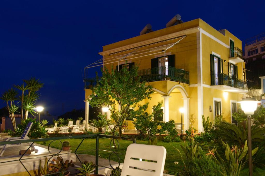 Villa Ersilia Понца Экстерьер фото