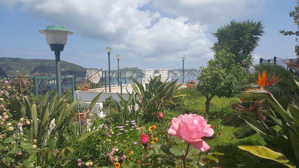 Villa Ersilia Понца Экстерьер фото